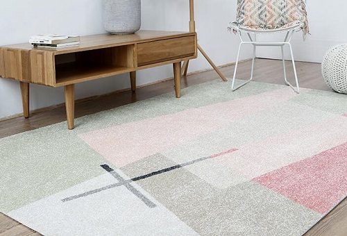 小房間布置淺色裝飾