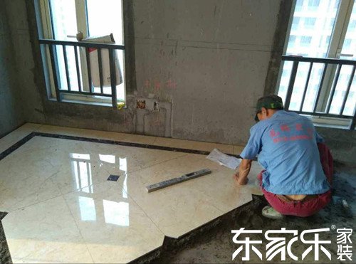 家里裝修自己怎么貼瓷磚？